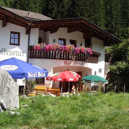 Gasthaus Falbesoner Apartamento Gschnitz Exterior foto