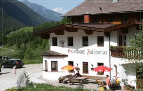 Gasthaus Falbesoner Apartamento Gschnitz Exterior foto