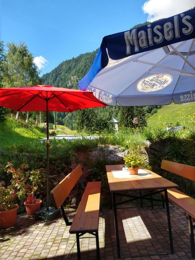 Gasthaus Falbesoner Apartamento Gschnitz Exterior foto